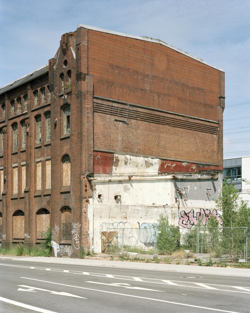 Gebäude der New-York Hamburger Gummi-Waaren Compagnie, Nartenstraße in Hamburg-Harburg. 