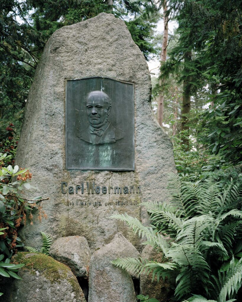 „ .... und wenn es köstlich gewesen ist, so ist es Mühe und Arbeit gewesen.“ Psalm 90 X. Grabstein von Carl Woermann, gest. 25.7.1880, auf dem Ohlsdorfer Friedhof.