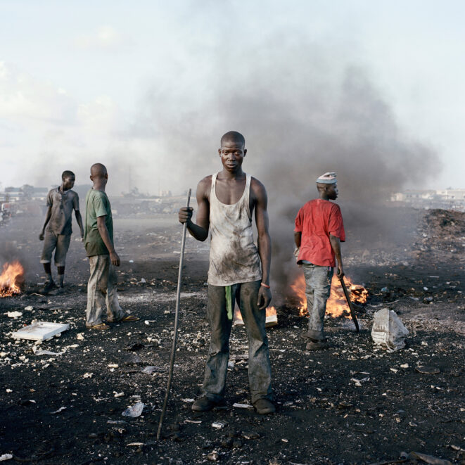 David Akore, Agbogbloshie Market, Accra, Ghana, Foto Pieter Hugo, Permenant Error, 2010